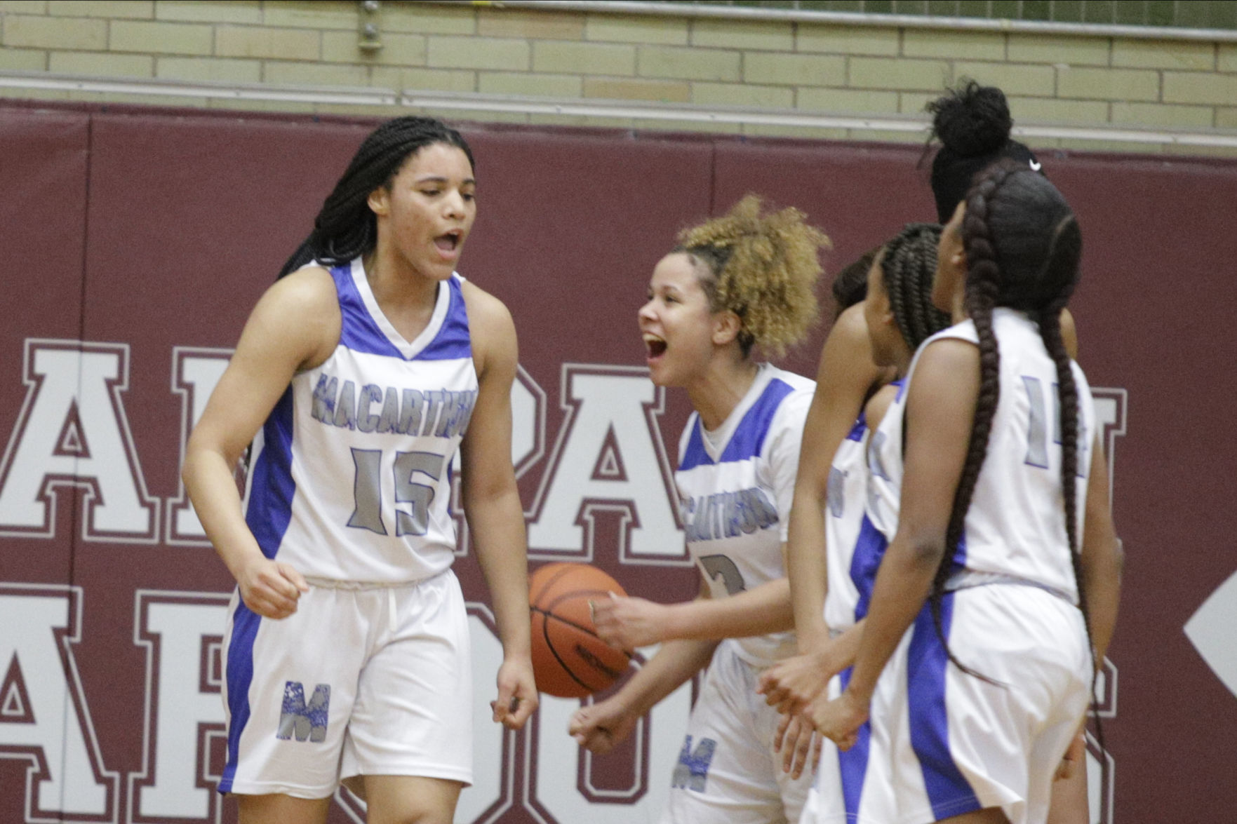 GALLERY-MacArthur-sectional-semis-018-022620.JPG